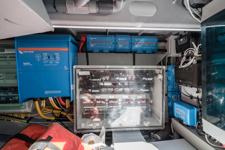 Robin's Nest Yacht Photos Pics 