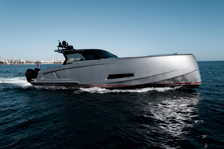 Robin's Nest Yacht Photos Pics 