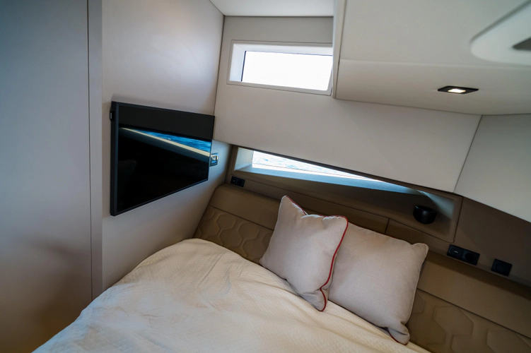 Robin's Nest Yacht Photos Pics 