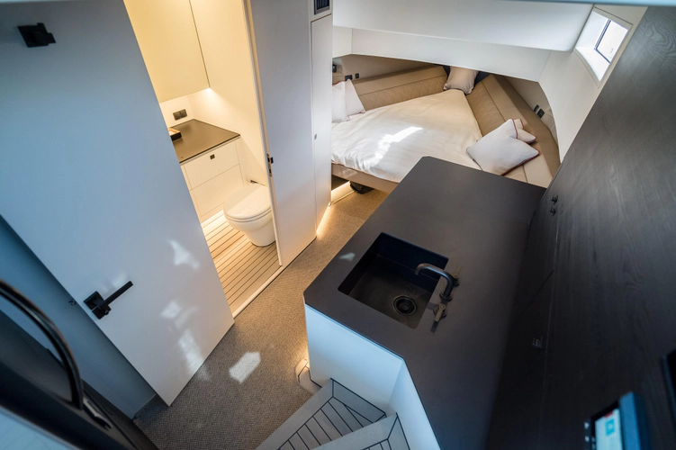 Robin's Nest Yacht Photos Pics 