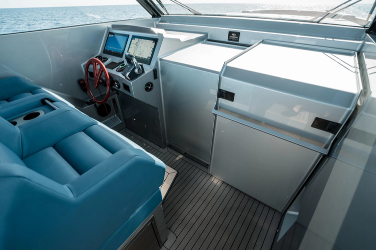 Robin's Nest Yacht Photos Pics 