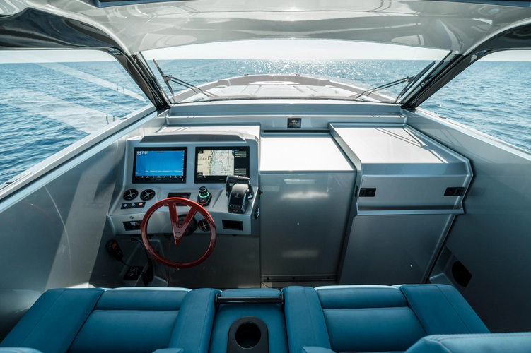 Robin's Nest Yacht Photos Pics 