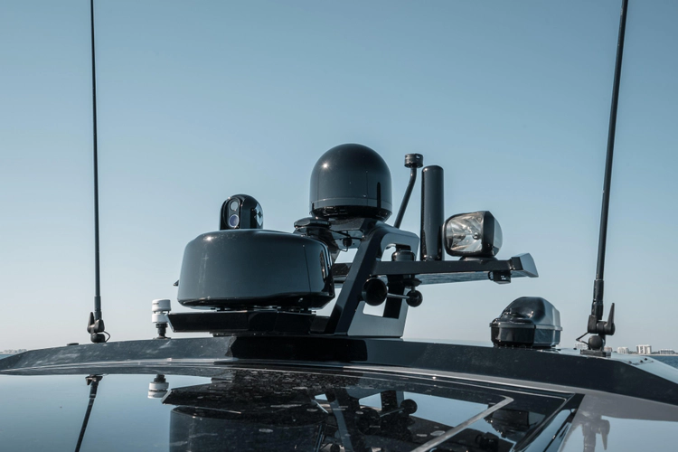 Robin's Nest Yacht Photos Pics 