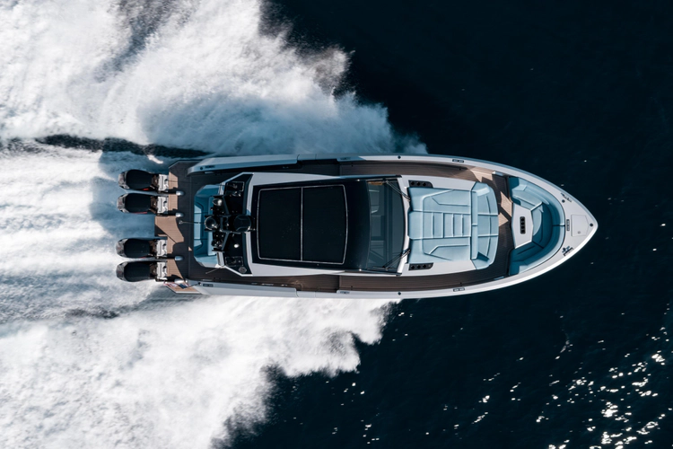 Robin's Nest Yacht Photos Pics 