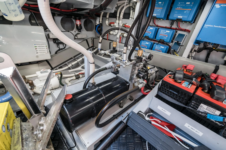 Robin's Nest Yacht Photos Pics 