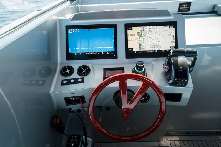 Robin's Nest Yacht Photos Pics 