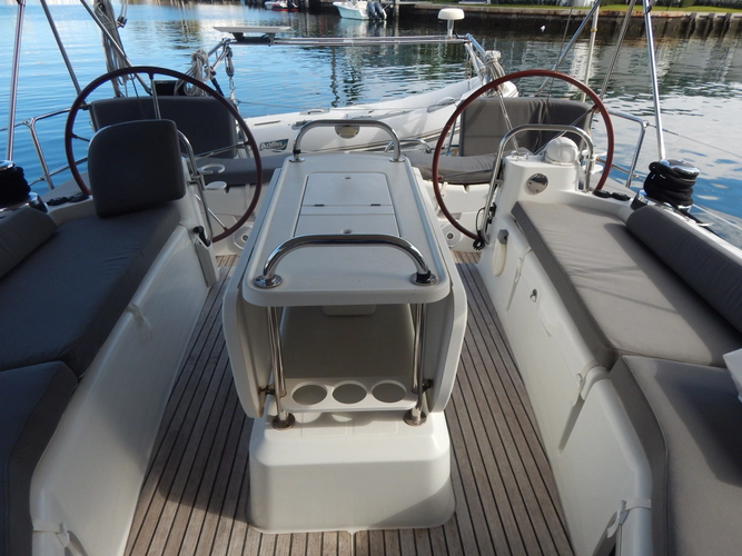 Respite Yacht Photos Pics 