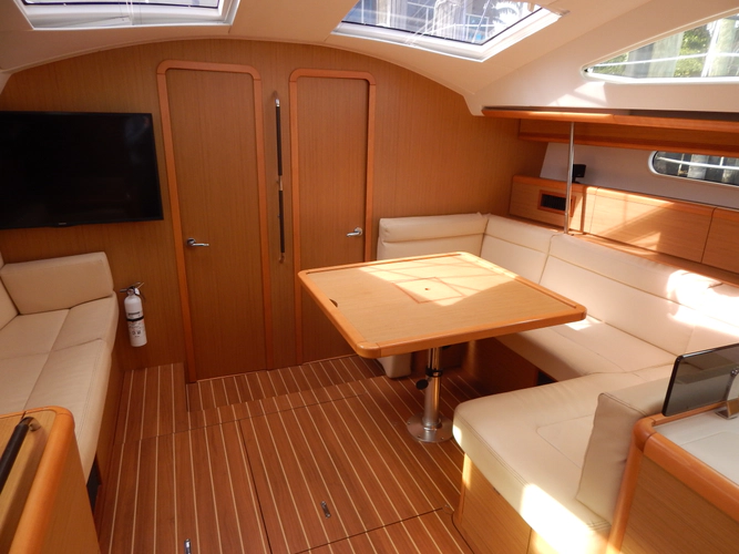 Respite Yacht Photos Pics 