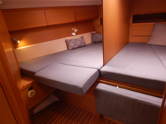 Respite Yacht Photos Pics 