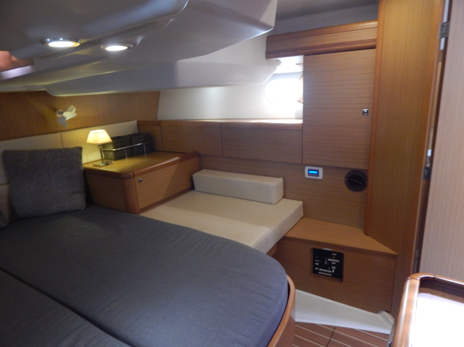 Respite Yacht Photos Pics 