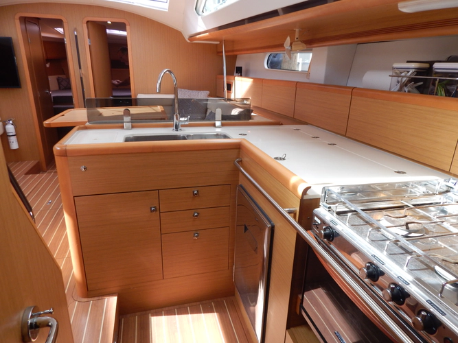 Respite Yacht Photos Pics 