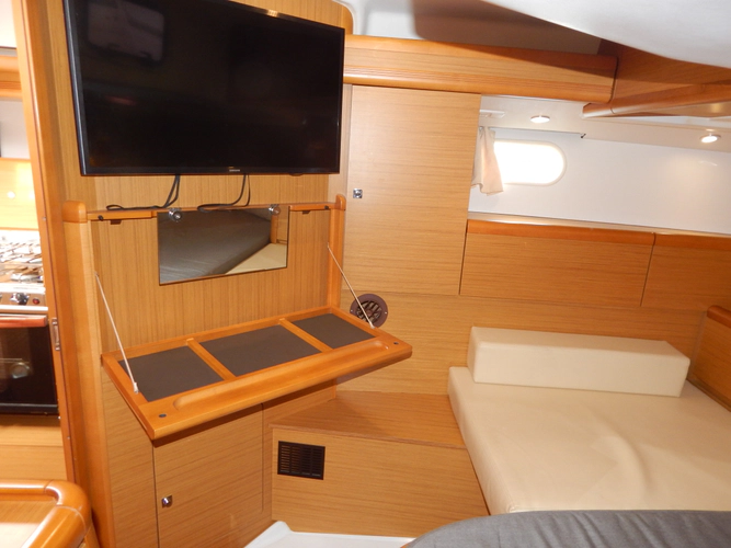 Respite Yacht Photos Pics 