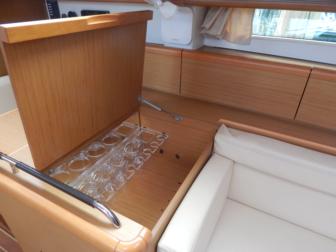 Respite Yacht Photos Pics 