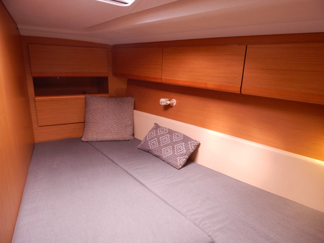 Respite Yacht Photos Pics 