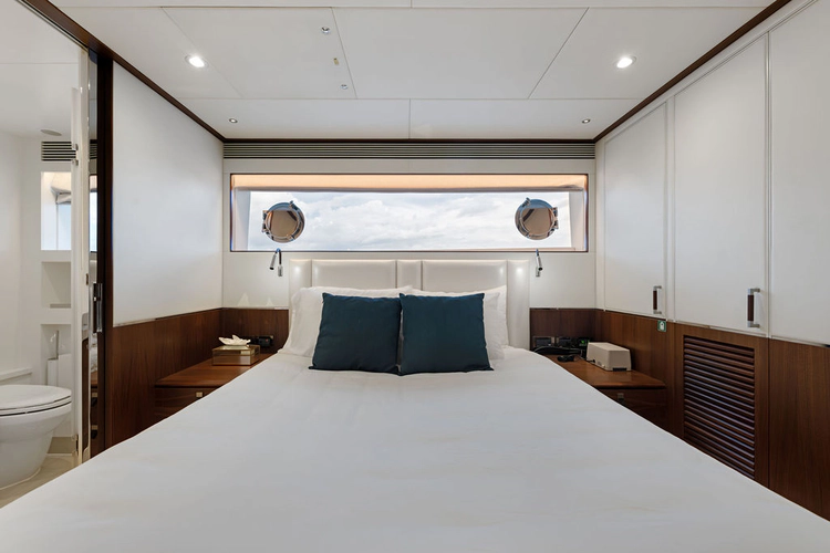 Water Lilly Yacht Photos Pics 