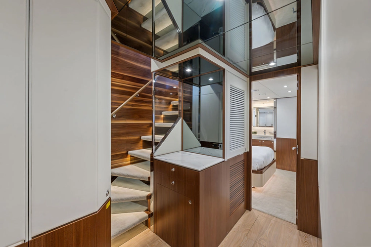 Water Lilly Yacht Photos Pics 