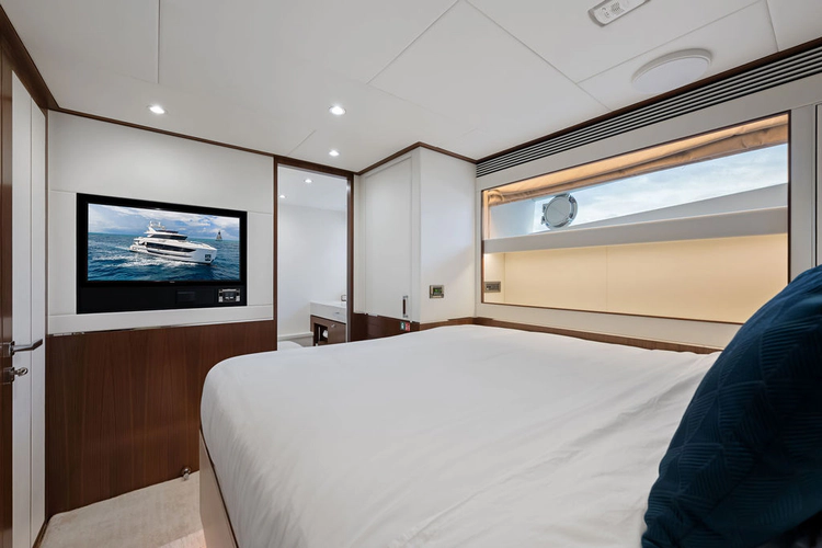 Water Lilly Yacht Photos Pics 