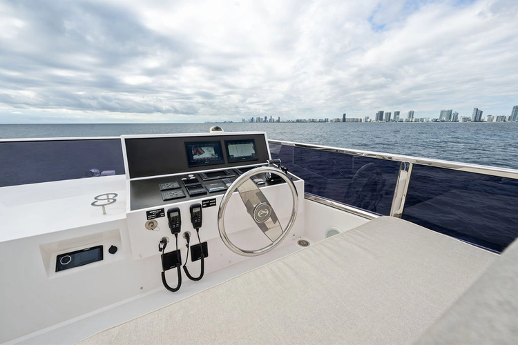 Water Lilly Yacht Photos Pics 