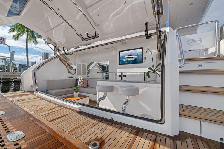 Water Lilly Yacht Photos Pics 