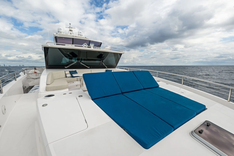 Water Lilly Yacht Photos Pics 