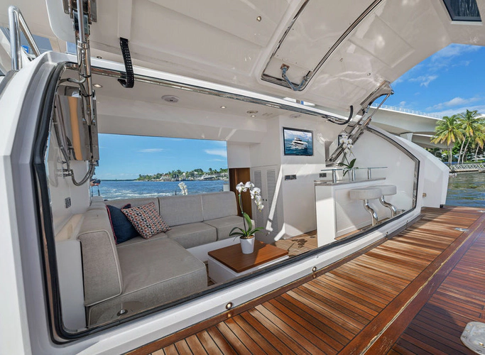 Water Lilly Yacht Photos Pics 