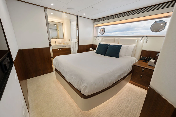 Water Lilly Yacht Photos Pics 