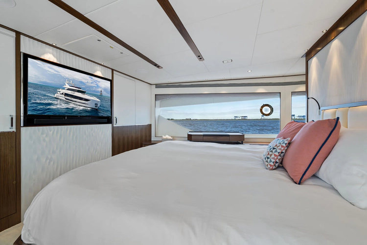 Water Lilly Yacht Photos Pics 