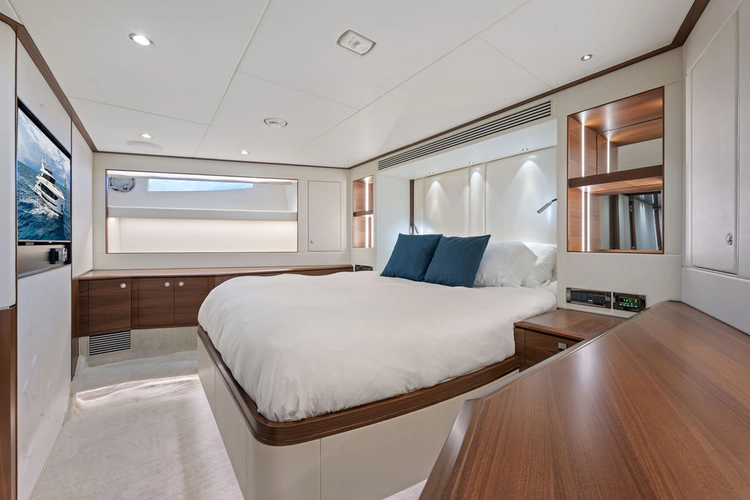 Water Lilly Yacht Photos Pics 