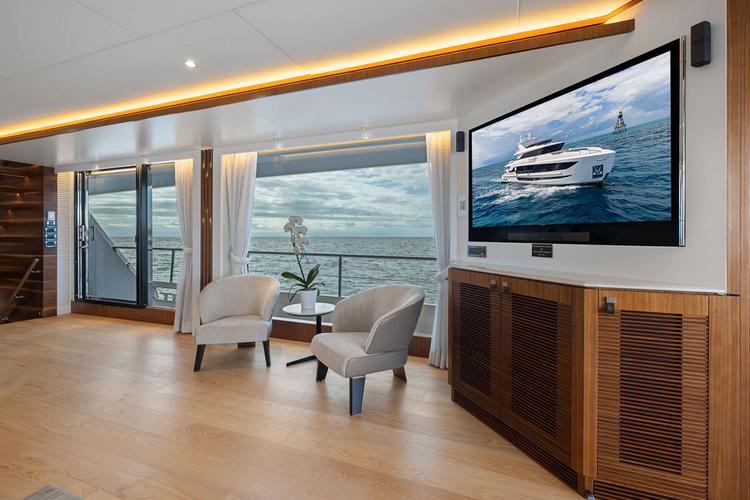 Water Lilly Yacht Photos Pics 
