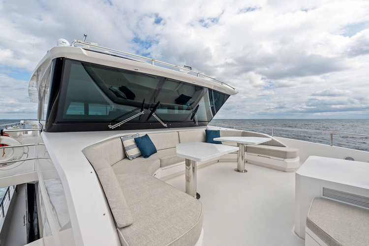 Water Lilly Yacht Photos Pics 