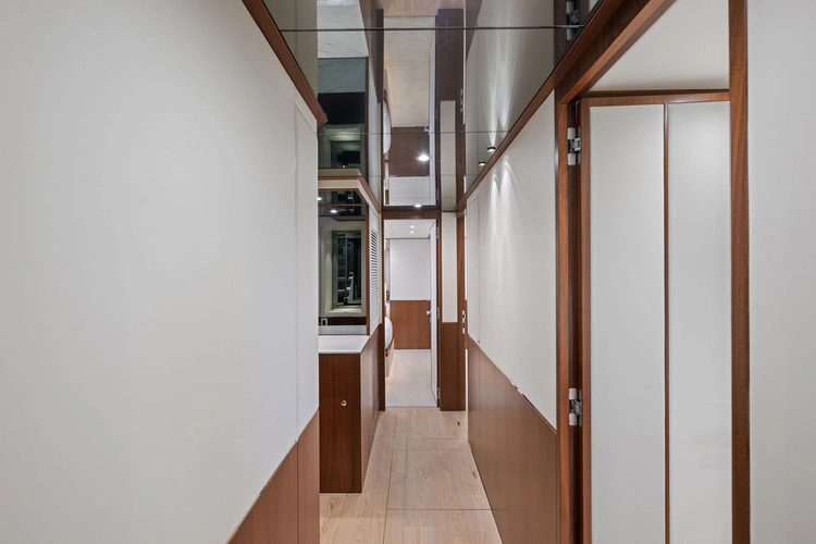 Water Lilly Yacht Photos Pics 