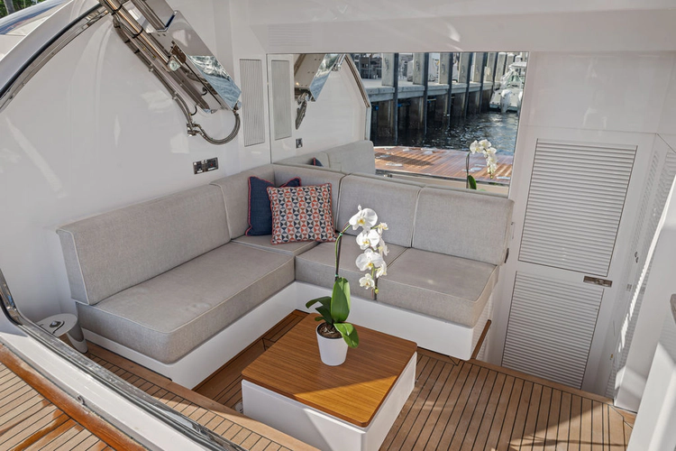 Water Lilly Yacht Photos Pics 
