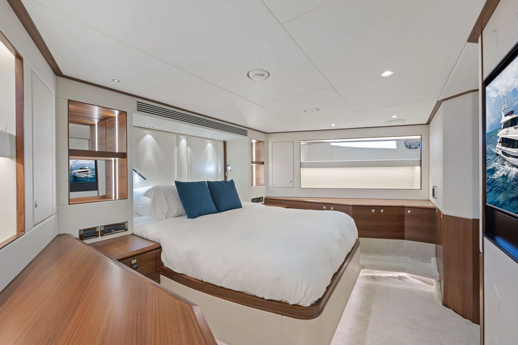 Water Lilly Yacht Photos Pics 
