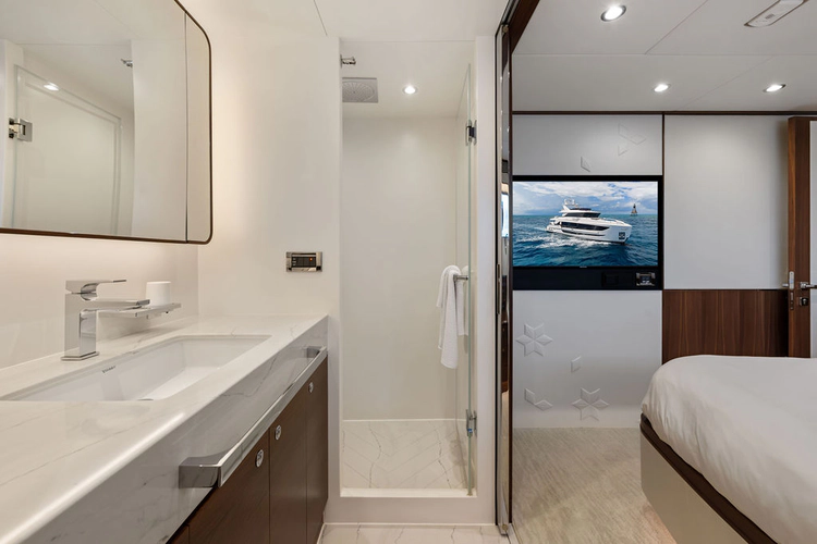 Water Lilly Yacht Photos Pics 