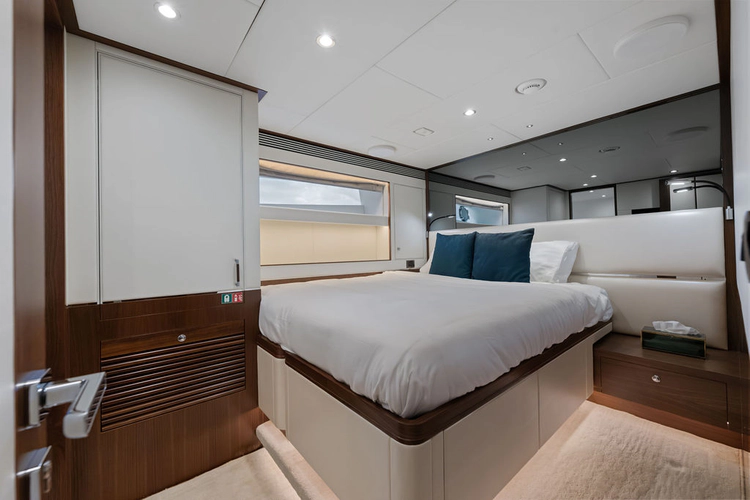 Water Lilly Yacht Photos Pics 
