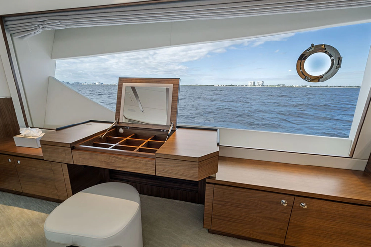 Water Lilly Yacht Photos Pics 