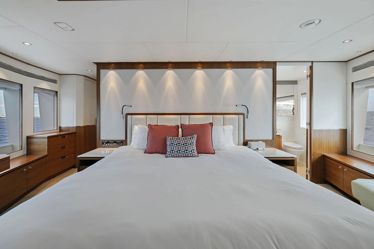 Water Lilly Yacht Photos Pics 