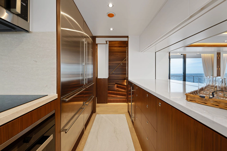 Water Lilly Yacht Photos Pics 