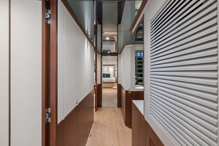 Water Lilly Yacht Photos Pics 