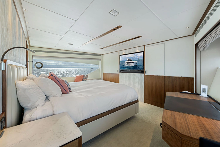 Water Lilly Yacht Photos Pics 