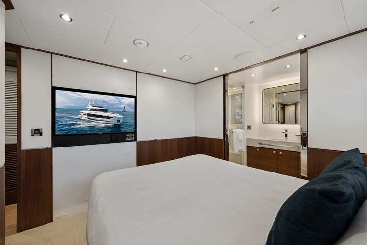 Water Lilly Yacht Photos Pics 