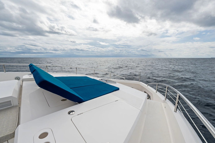 Water Lilly Yacht Photos Pics 