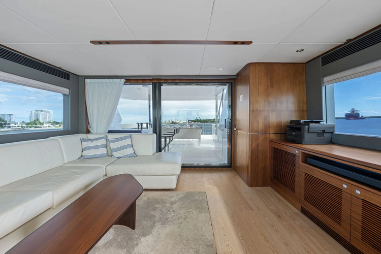 Water Lilly Yacht Photos Pics 