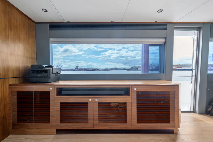 Water Lilly Yacht Photos Pics 