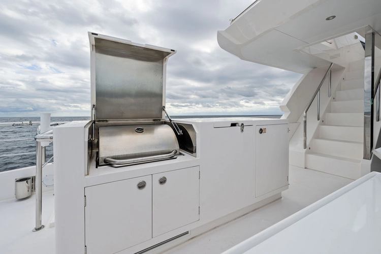Water Lilly Yacht Photos Pics 