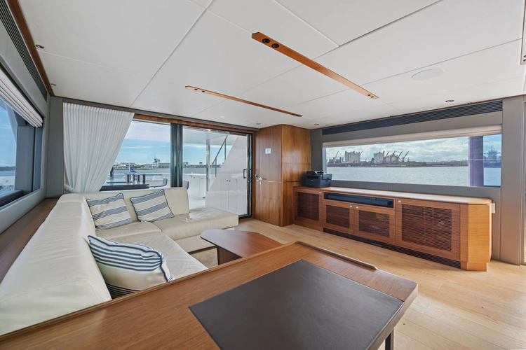 Water Lilly Yacht Photos Pics 