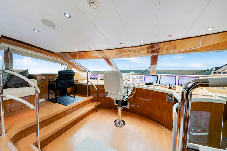 Mesmerize Yacht Photos Pics 