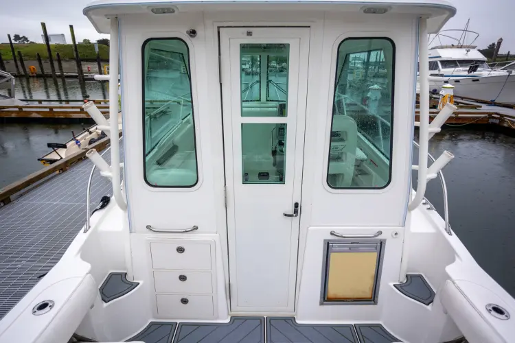 Boston Whaler 285 Yacht Photos Pics 
