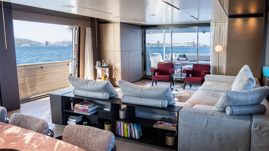 Queen J III Yacht Photos Pics 