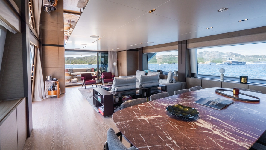 Queen J III Yacht Photos Pics 